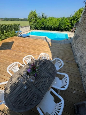 Les Grandes Écuries guest house - exterior