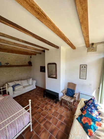 Les Vignes guest house - exterior